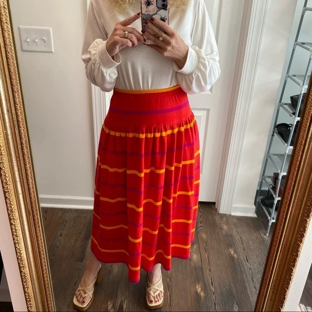 Vintage Adrienne Vittadini sport 100% cotton red multicolor Striped Midi Skirt